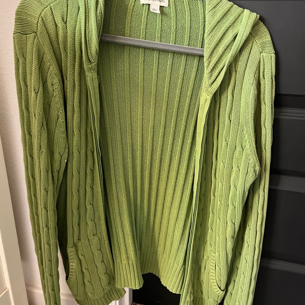 comfy cable knit zip up!!